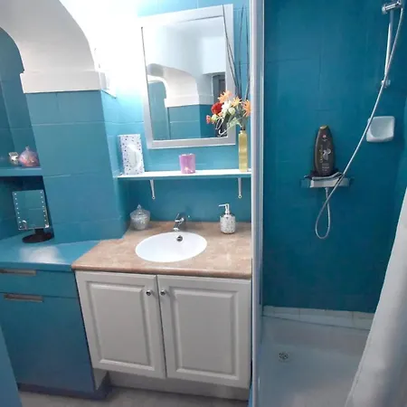 Climatise Et Sa Terrasse Privee En * La Trinité