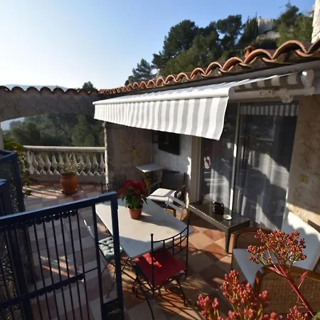 Climatise Et Sa Terrasse Privee En